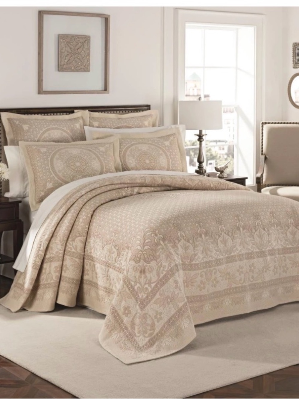 NWOT Matelasse colonial Williamsburg queen Bedspread